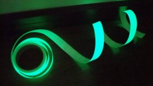 Cinta Adhesiva Fotoluminiscente