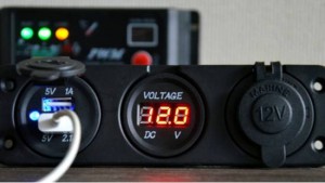 Voltímetro y Cargador USB