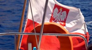 Barco con Bandera Polaca